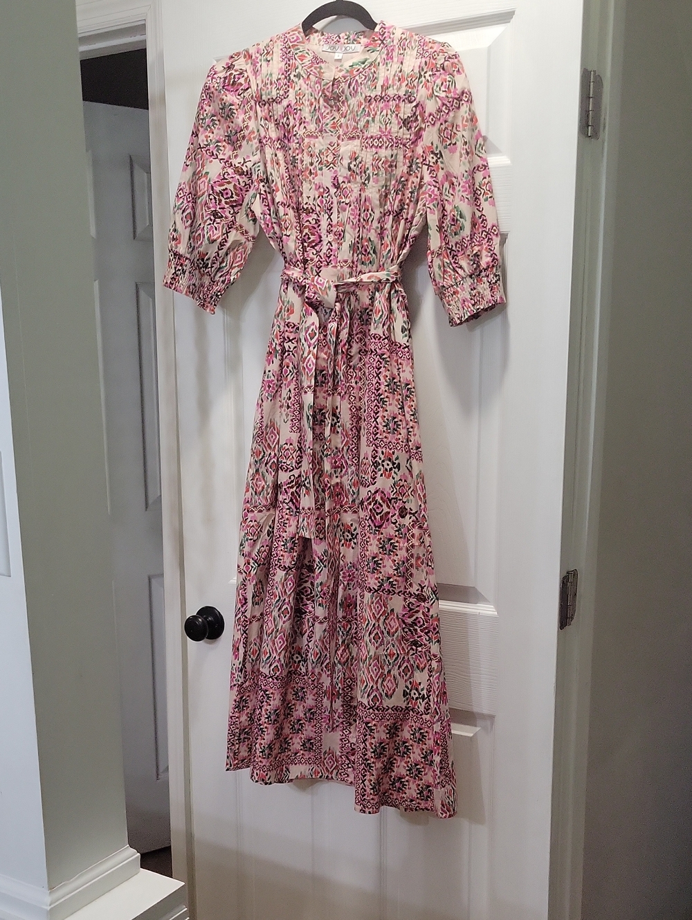NWT. Joy Joy Pink Floral Print Maxi Dress with Tie Waist And Pockets